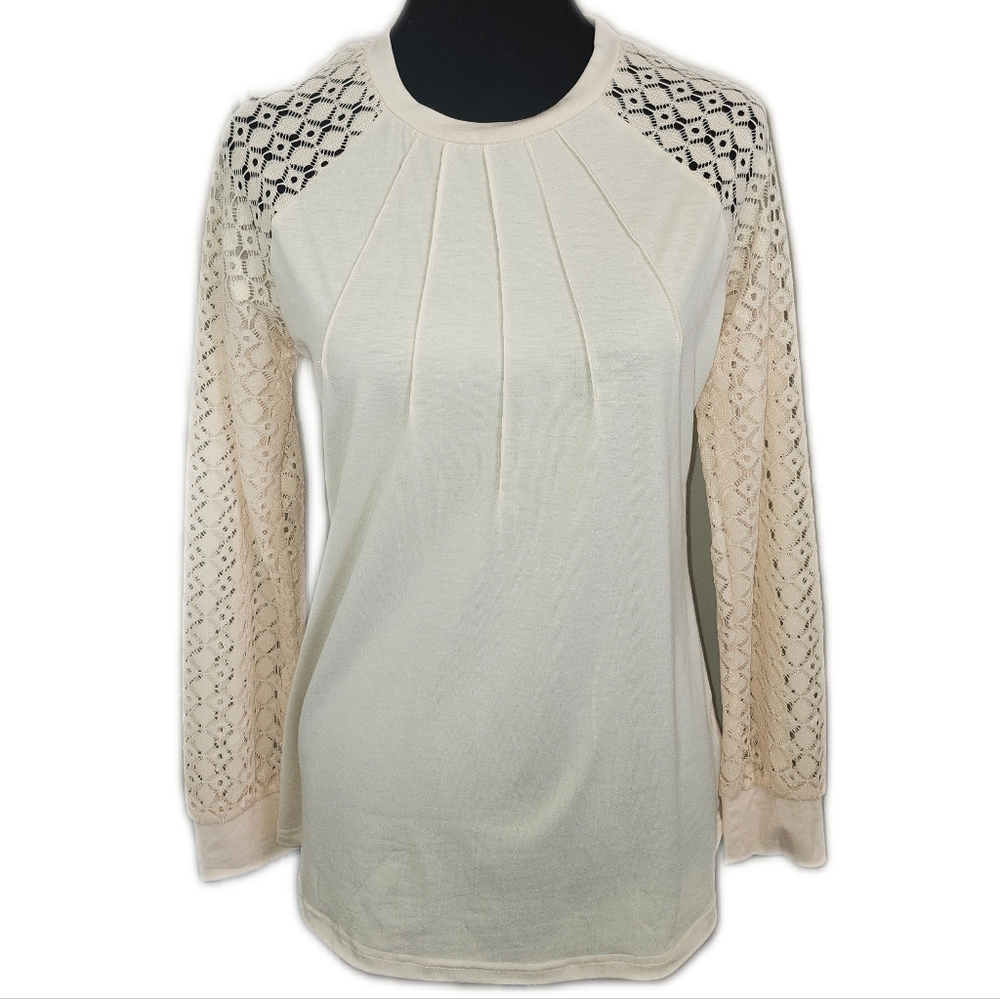 HT (Amazon) Cream Beige Long Lace Sleeves Stretch Top, M